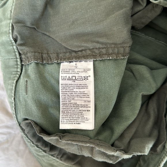 GAP green Chino shorts 5” inseam - Picture 3 of 5